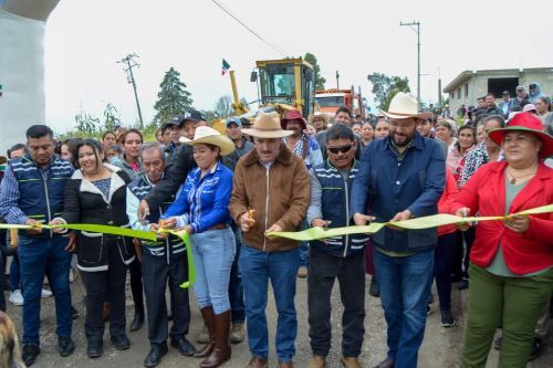 Arranca rehabilitación de carretera en zona sur de Almoloya de Juárez; Adolfo Solís dio el banderazo de inicio